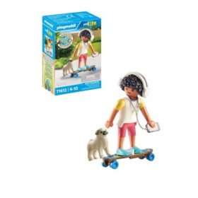 Baiat cu animal de companie